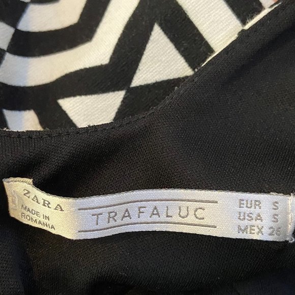 black and white patterned dress - Picture 3 of 3